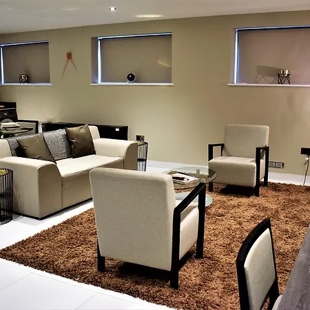 Mansio Park Square 公寓式酒店 4*